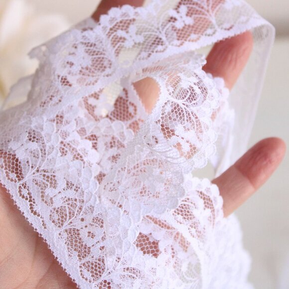 Vintage White Lace Trim, 3 Yards, 1.25" wide, Nylon, Sewing Supply - Picture 8 of 10